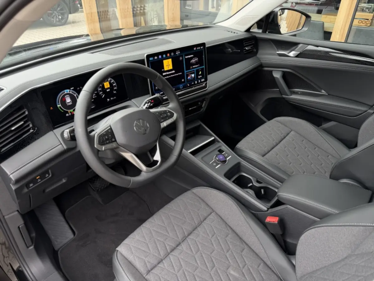 Life 1.5 TSI PHEV DSG 204 Pk | Pano | Trekhaak | 20 inch | Comfo