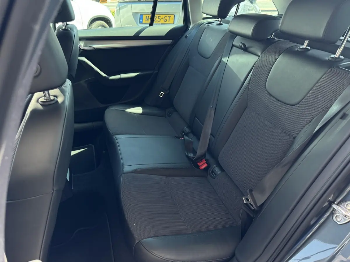 1.0 TSI Greentech Business Edition NL-AUTO | NAVI | ECC