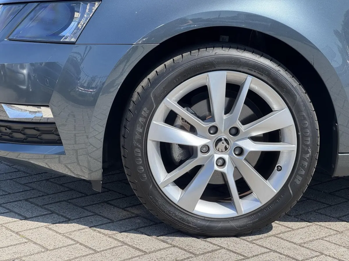 1.0 TSI Greentech Business Edition NL-AUTO | NAVI | ECC