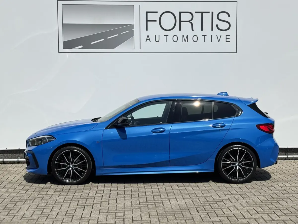 118i High Executive Edition NL-AUTO | M-PAKKET | LEDER | SFEER VERLICHTING