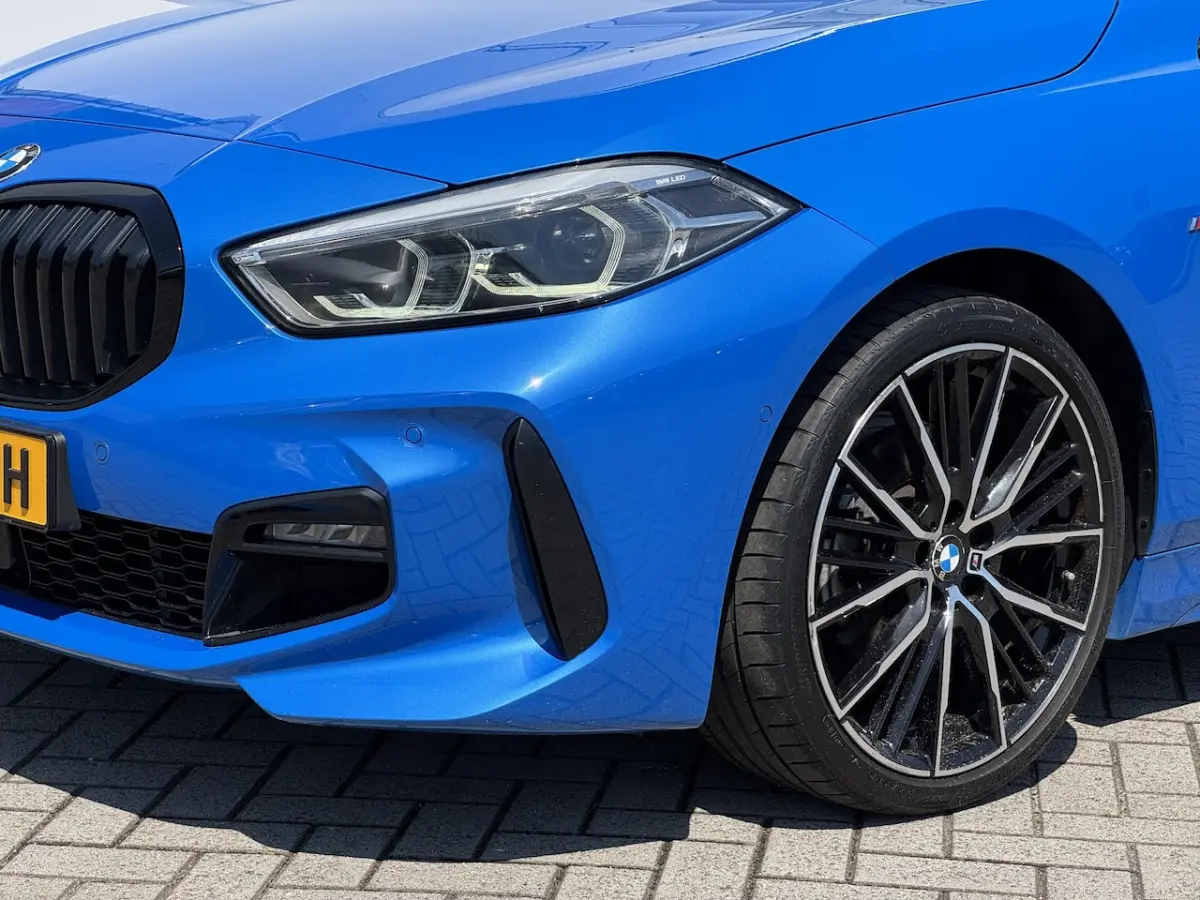 118i High Executive Edition NL-AUTO | M-PAKKET | LEDER | SFEER VERLICHTING