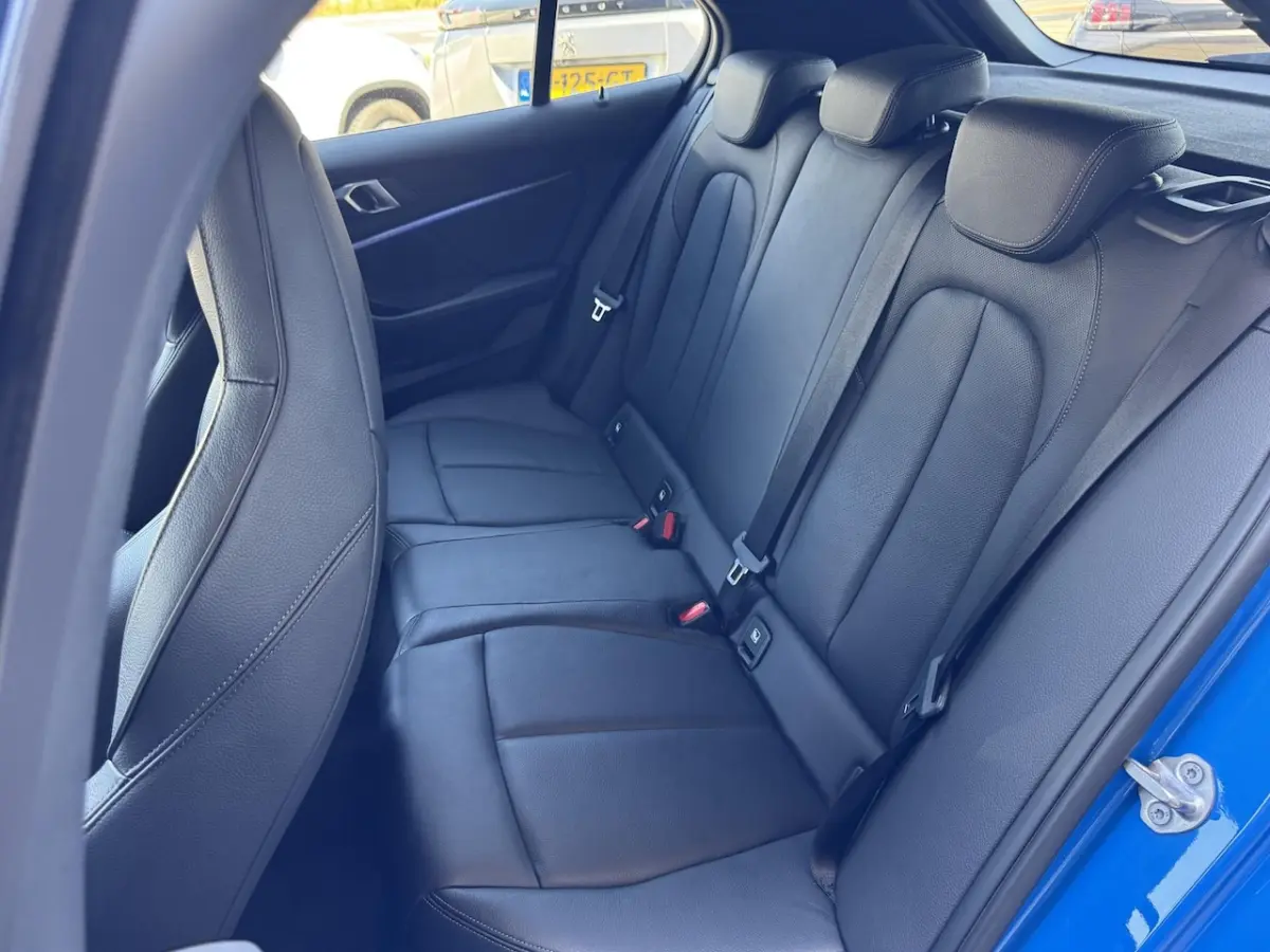 118i High Executive Edition NL-AUTO | M-PAKKET | LEDER | SFEER VERLICHTING