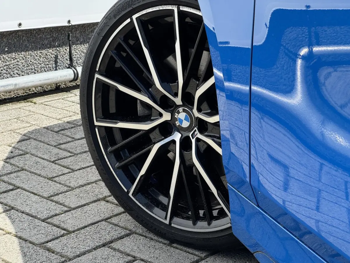 118i High Executive Edition NL-AUTO | M-PAKKET | LEDER | SFEER VERLICHTING