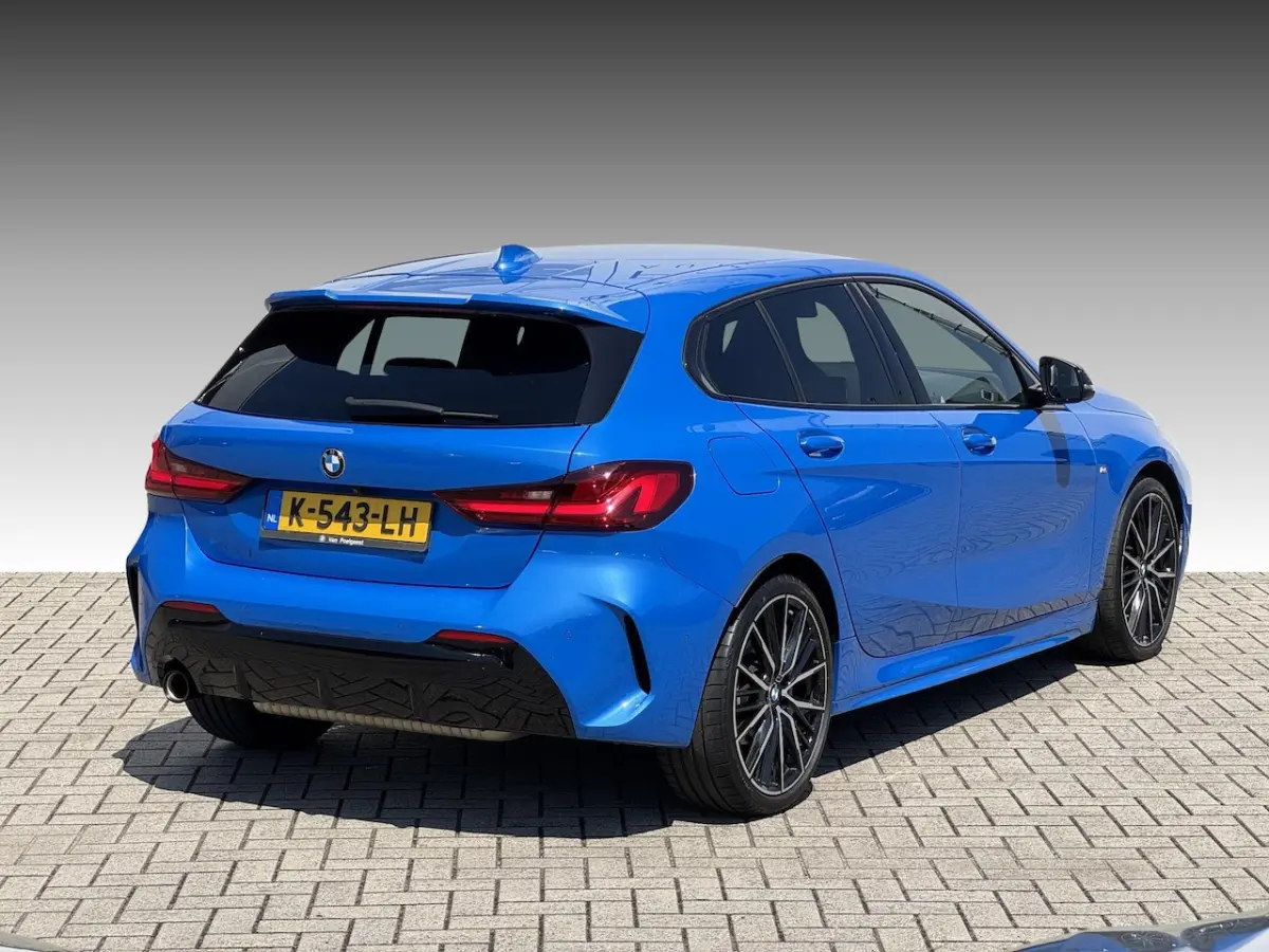 118i High Executive Edition NL-AUTO | M-PAKKET | LEDER | SFEER VERLICHTING