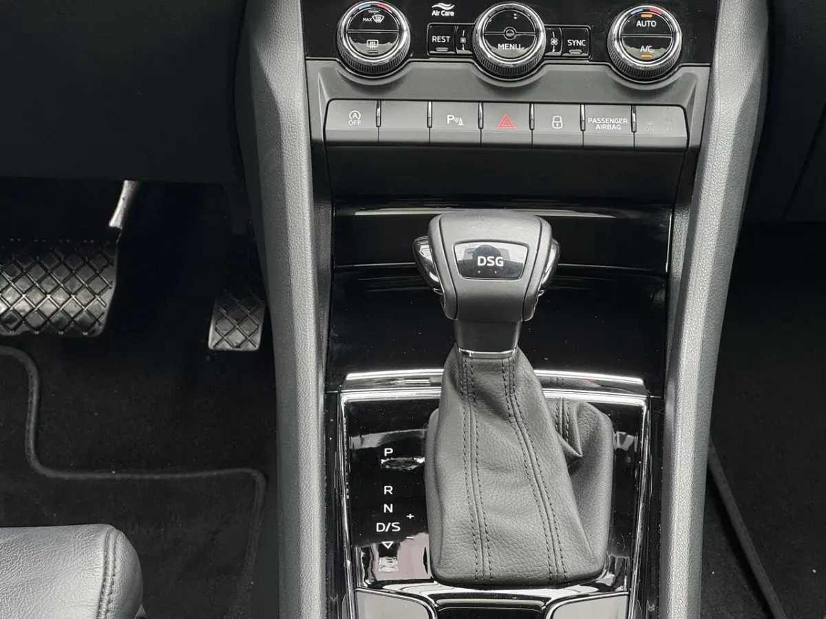 1.5 TSI Business Edition NL-AUTO | PANODAK | TREKHAAK | 150 PK