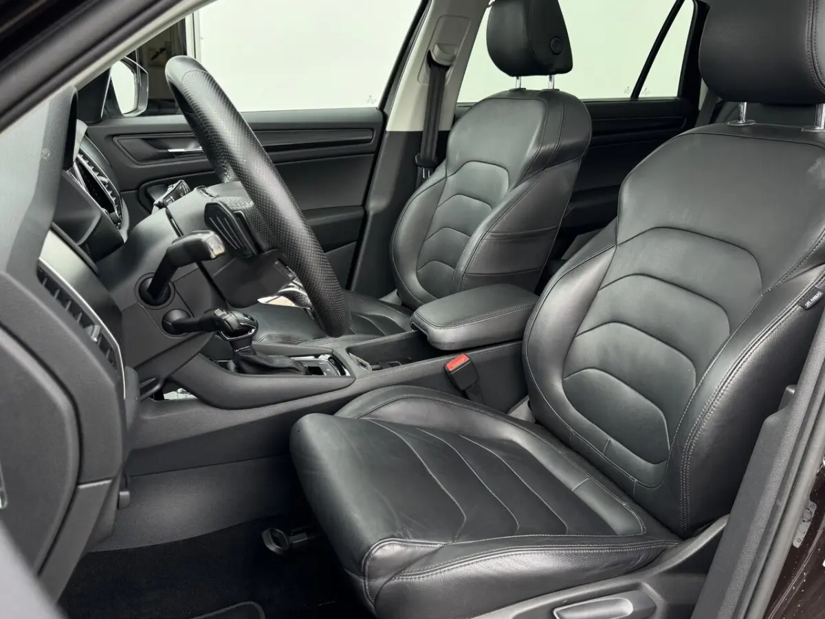1.5 TSI Business Edition NL-AUTO | PANODAK | TREKHAAK | 150 PK
