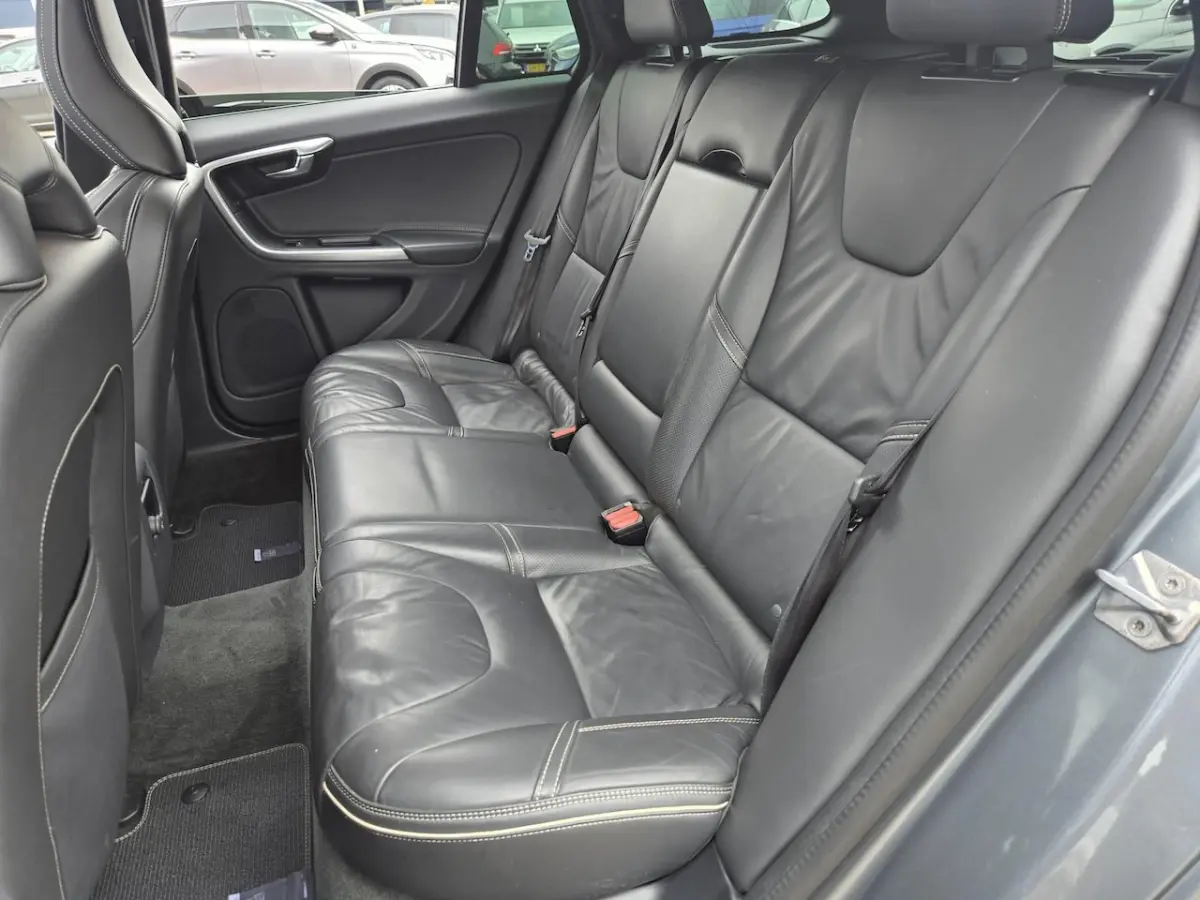 2.0 T4 Business Sport R design NL-AUTO | PANODAK | LEDER | CAMERA | TREKHAAK