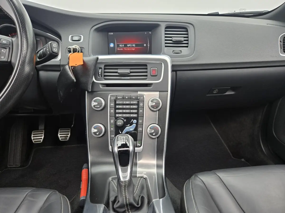 2.0 T4 Business Sport R design NL-AUTO | PANODAK | LEDER | CAMERA | TREKHAAK