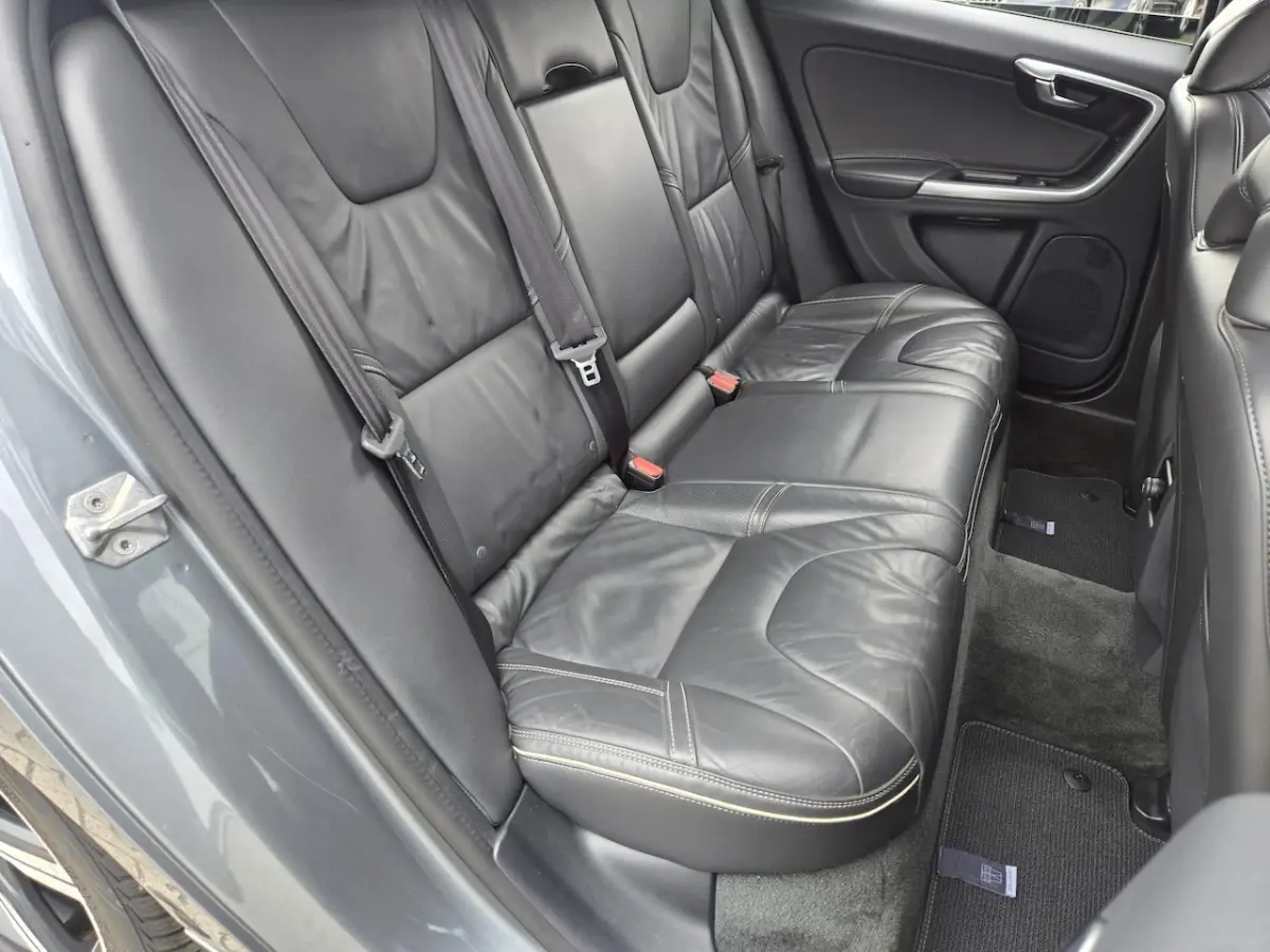 2.0 T4 Business Sport R design NL-AUTO | PANODAK | LEDER | CAMERA | TREKHAAK