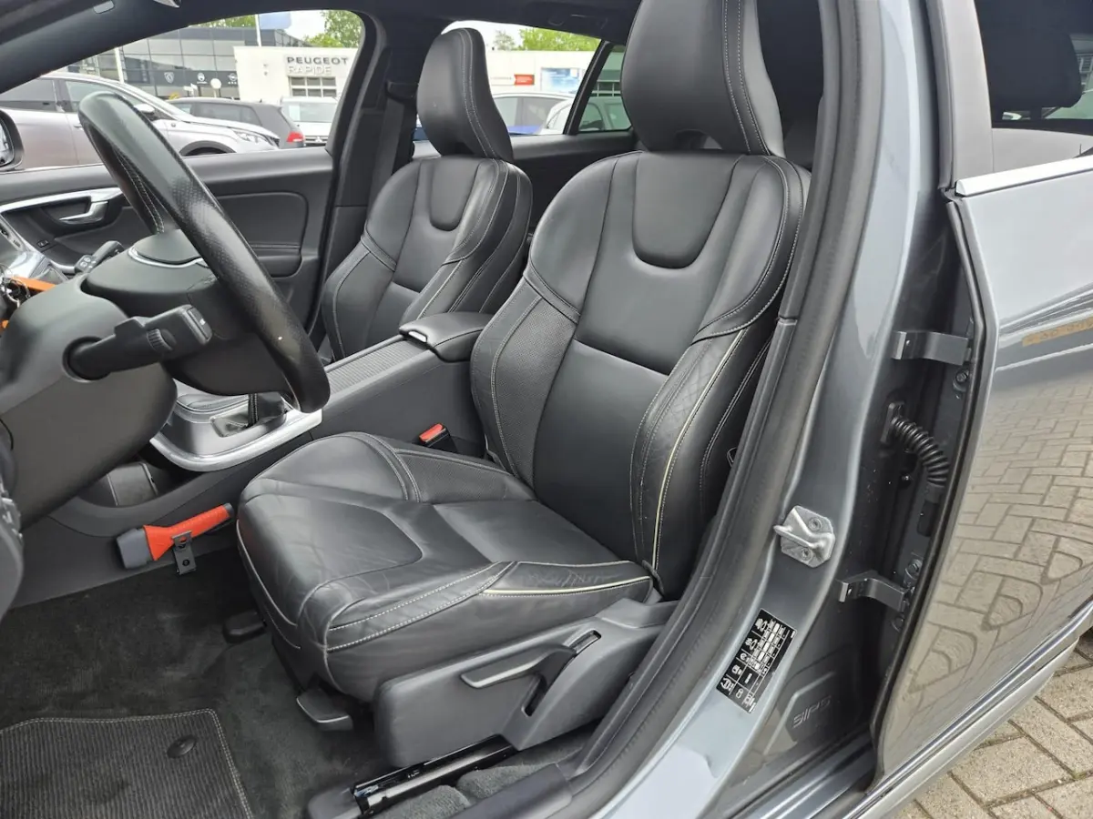 2.0 T4 Business Sport R design NL-AUTO | PANODAK | LEDER | CAMERA | TREKHAAK