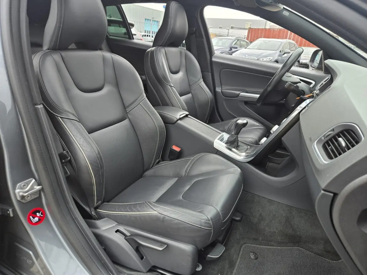 2.0 T4 Business Sport R design NL-AUTO | PANODAK | LEDER | CAMERA | TREKHAAK
