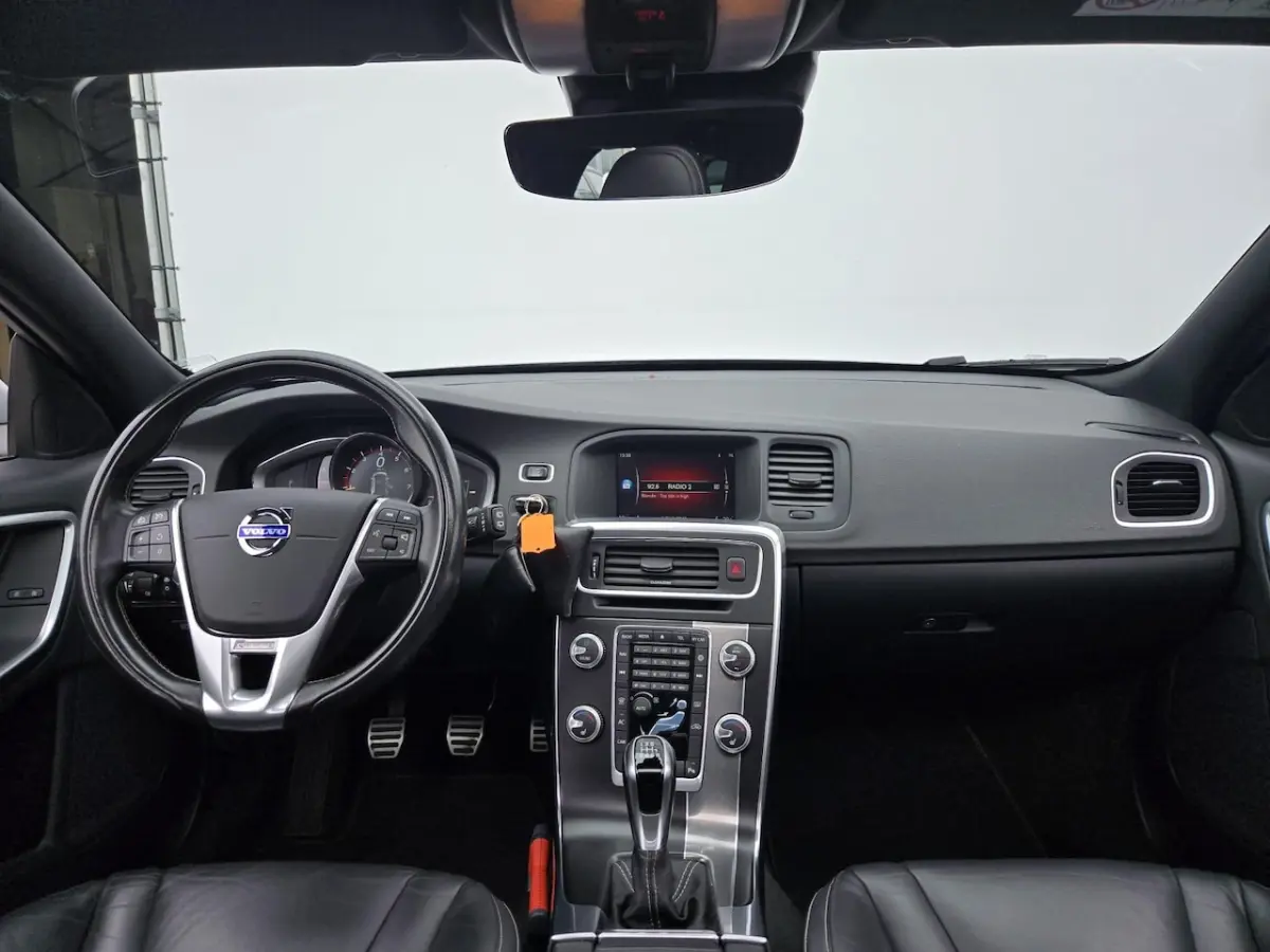 2.0 T4 Business Sport R design NL-AUTO | PANODAK | LEDER | CAMERA | TREKHAAK