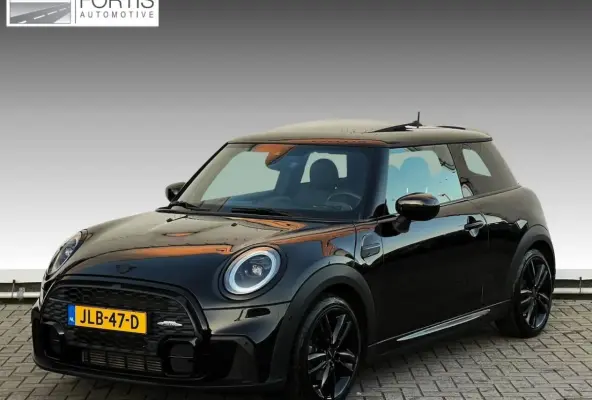 1.5 Cooper PANODAK | LEDER | HARMAN KARDON | DEALER ONDERH | CAMERA | HEAD - UP |