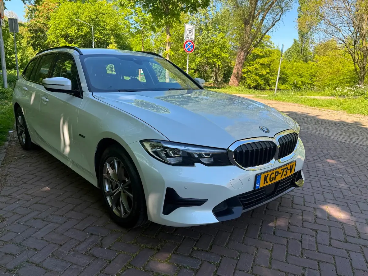 330e Sportline plus 1 Eig. b.j. 2-2022 led verl., Navi, electr achterkl.17"lm