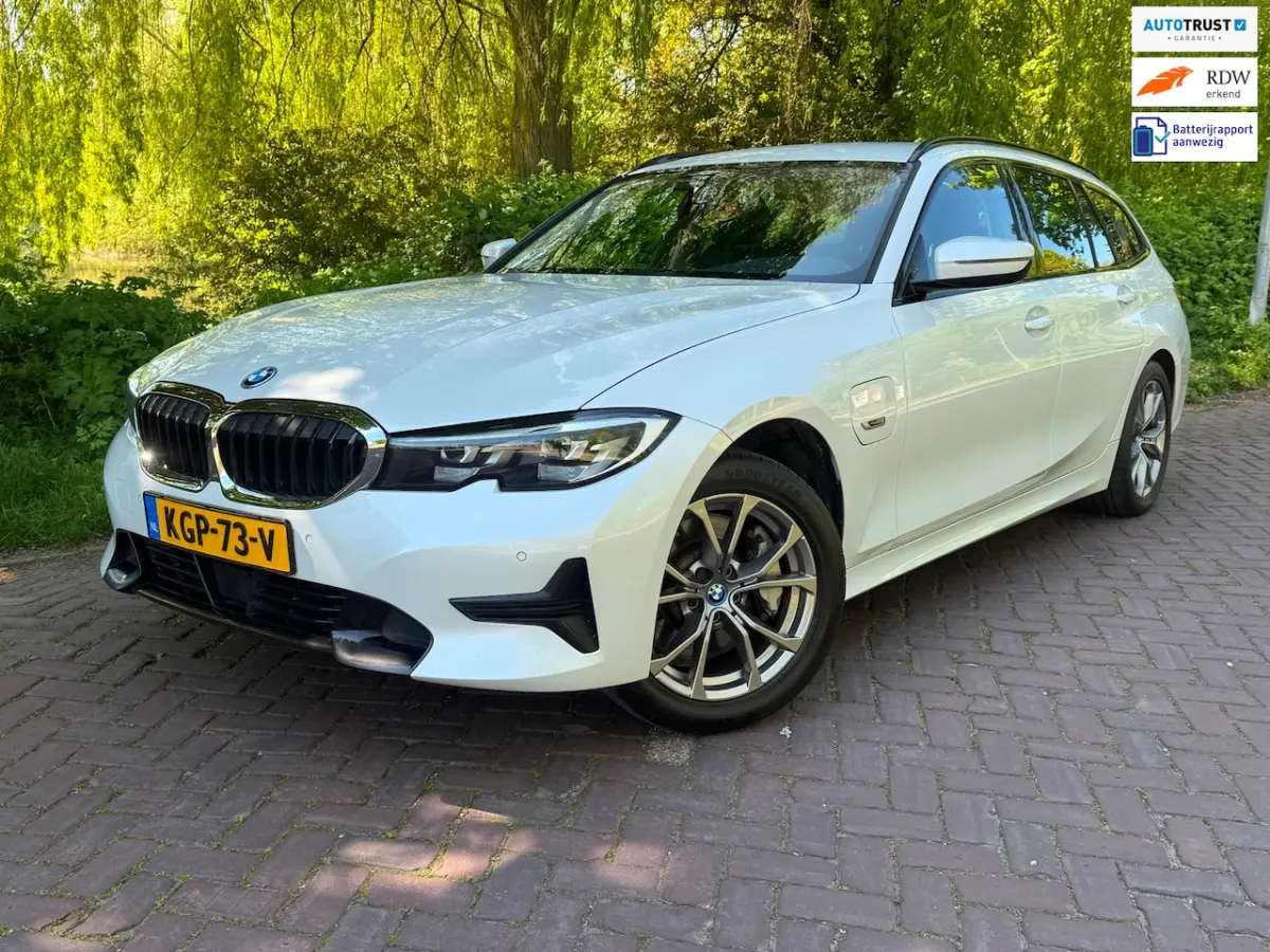330e Sportline plus 1 Eig. b.j. 2-2022 led verl., Navi, electr achterkl.17"lm