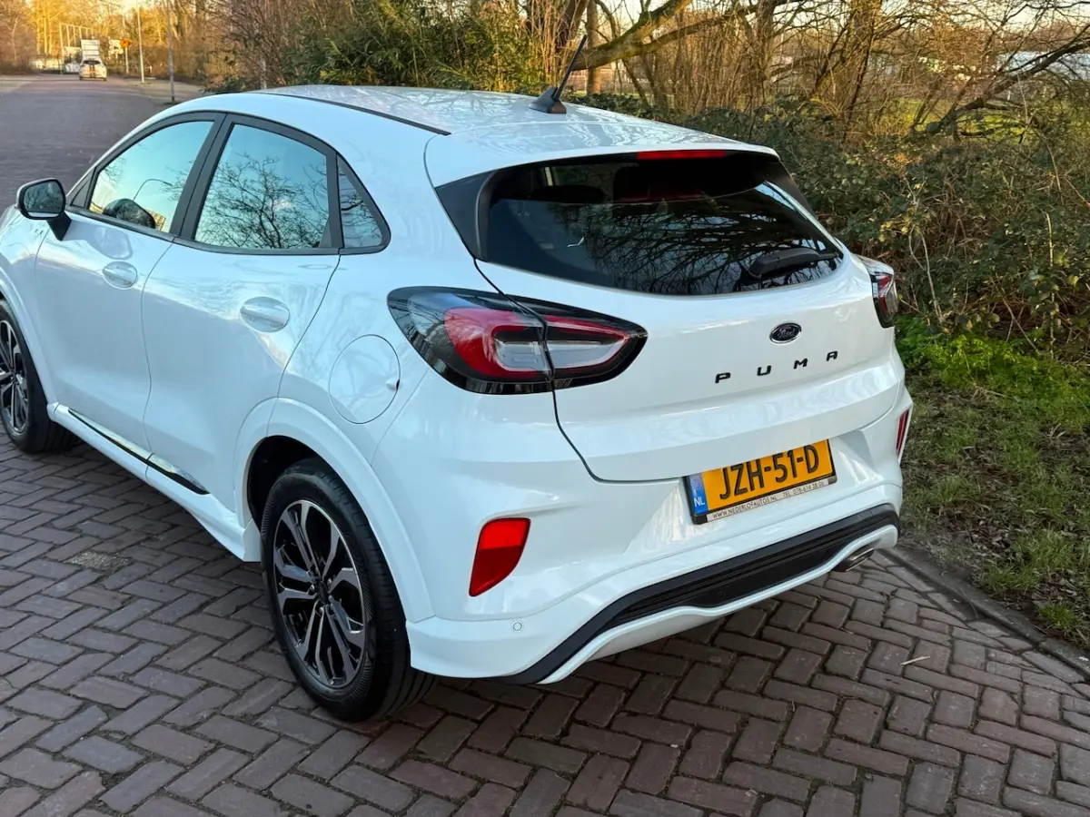 1.0 EcoBoost Hybrid ST-Line 1 Eig.b.j. 12-2023 30000 km , Navi, 17"lm, led verl