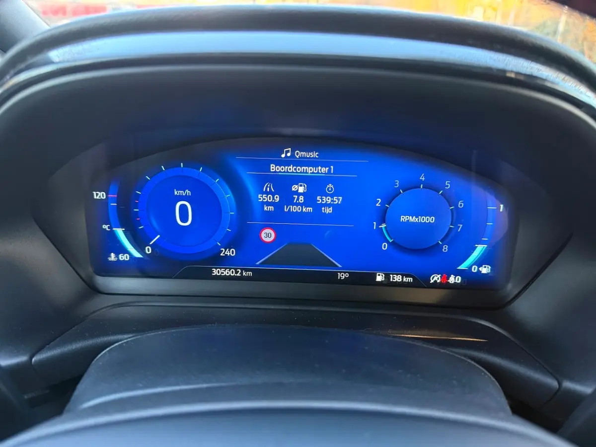 1.0 EcoBoost Hybrid ST-Line 1 Eig.b.j. 12-2023 30000 km , Navi, 17"lm, led verl