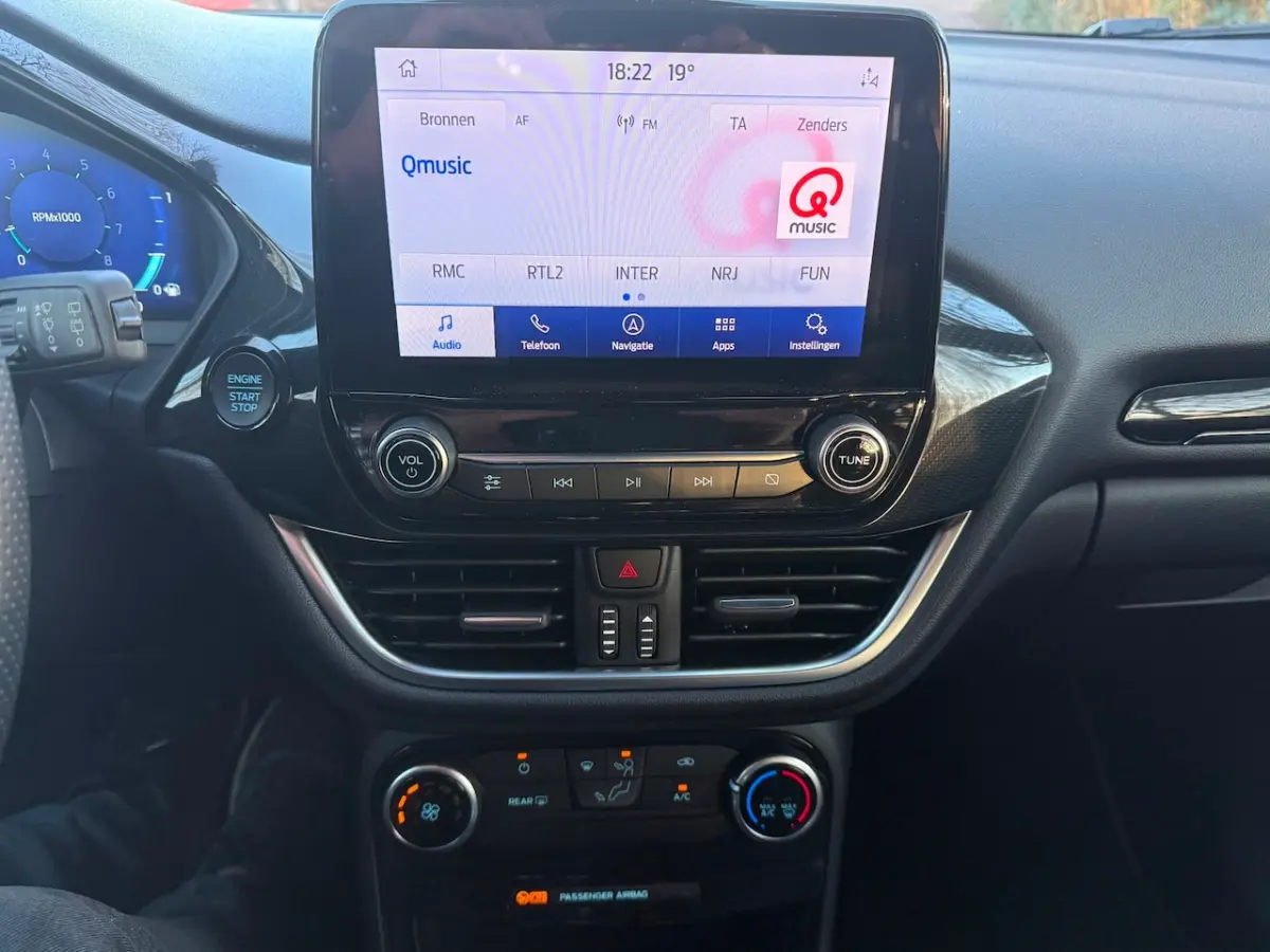 1.0 EcoBoost Hybrid ST-Line 1 Eig.b.j. 12-2023 30000 km , Navi, 17"lm, led verl