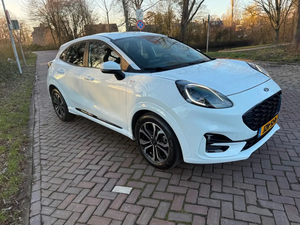 1.0 EcoBoost Hybrid ST-Line 1 Eig.b.j. 12-2023 30000 km , Navi, 17"lm, led verl