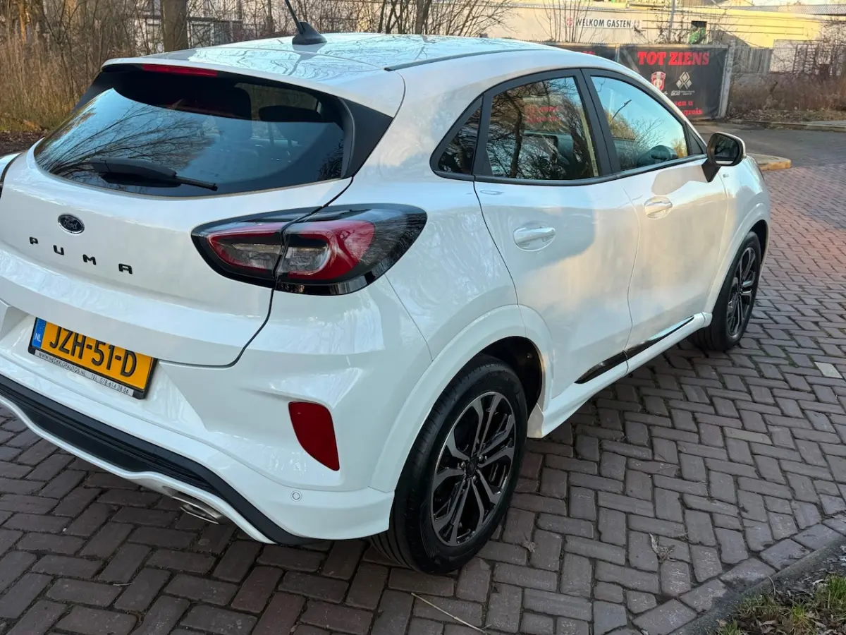 1.0 EcoBoost Hybrid ST-Line 1 Eig.b.j. 12-2023 30000 km , Navi, 17"lm, led verl