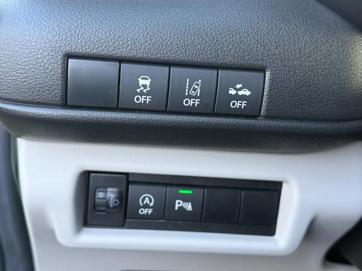 1.2 Comfort Smart Hybrid 6 X SWIFT 1Eig. 4800km b.j.12-2024 Carplay , Camera PDC , Adaptiv