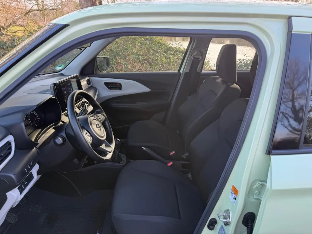 1.2 Comfort Smart Hybrid 6 X SWIFT 1Eig. 4800km b.j.12-2024 Carplay , Camera PDC , Adaptiv