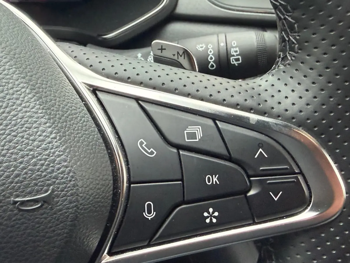 1.3 mild hybrid 160 techno Two-Tone 1Eig. b.j.9-2024 25000 km 18"lm, Led verl., Camera