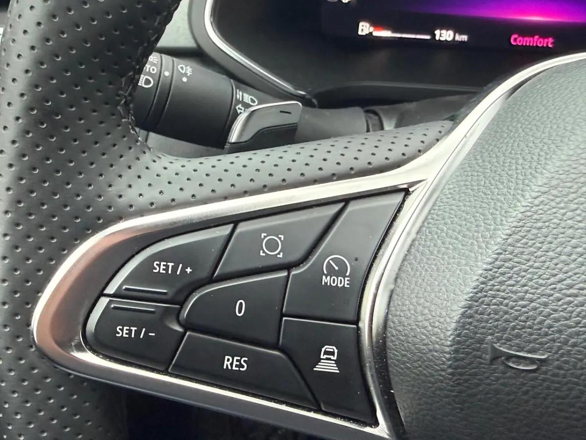 1.3 mild hybrid 160 techno Two-Tone 1Eig. b.j.9-2024 25000 km 18"lm, Led verl., Camera