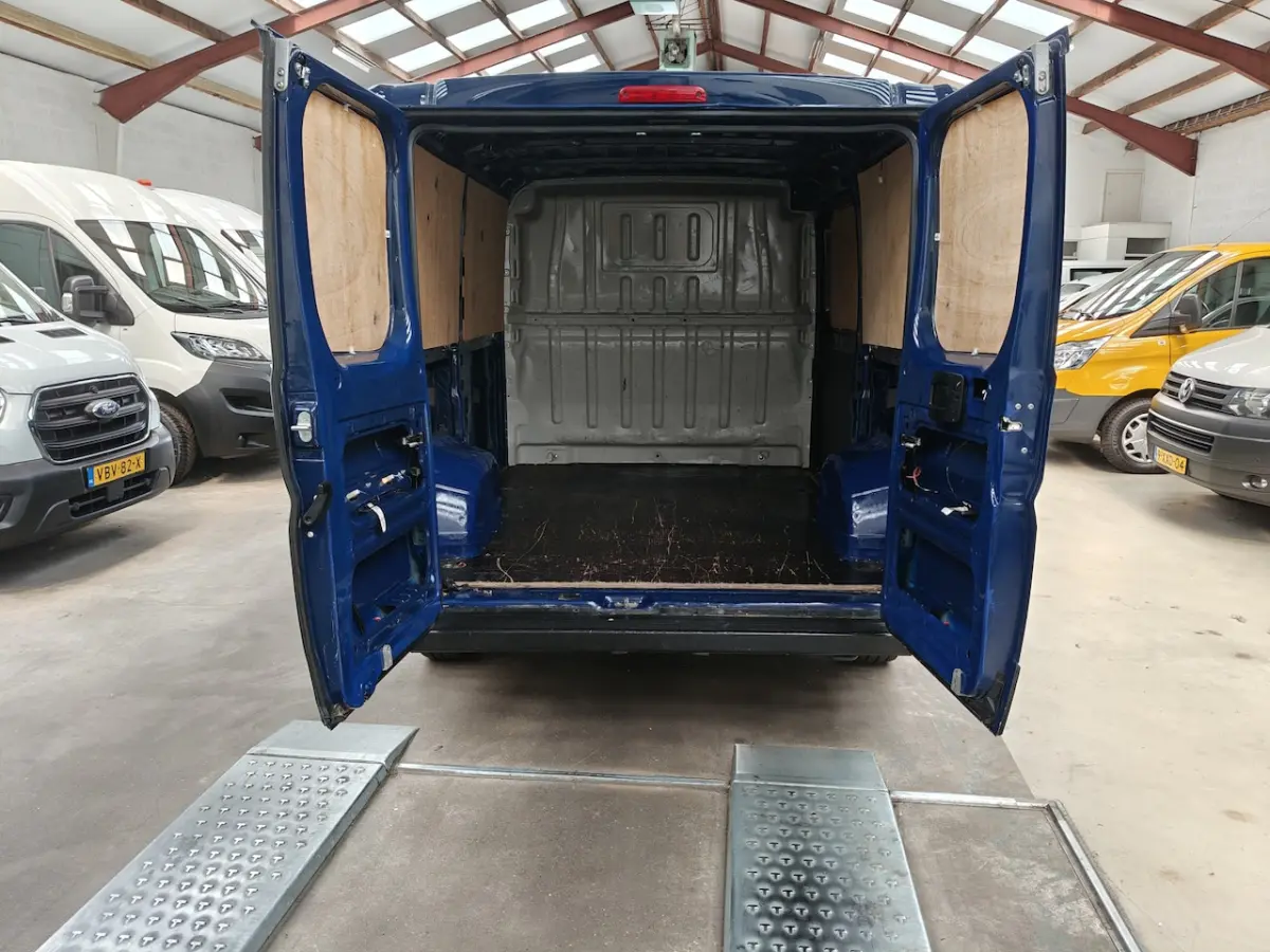 28 2.2 BlueHDi 120 L1H1 Control Economy