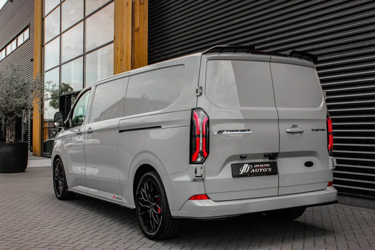 340 L2H1 Limited 71 kWh 218PK / JB- EDITON / CAMERA / 370KM RANGE /APPLE CARPLAY /DRIVERS-