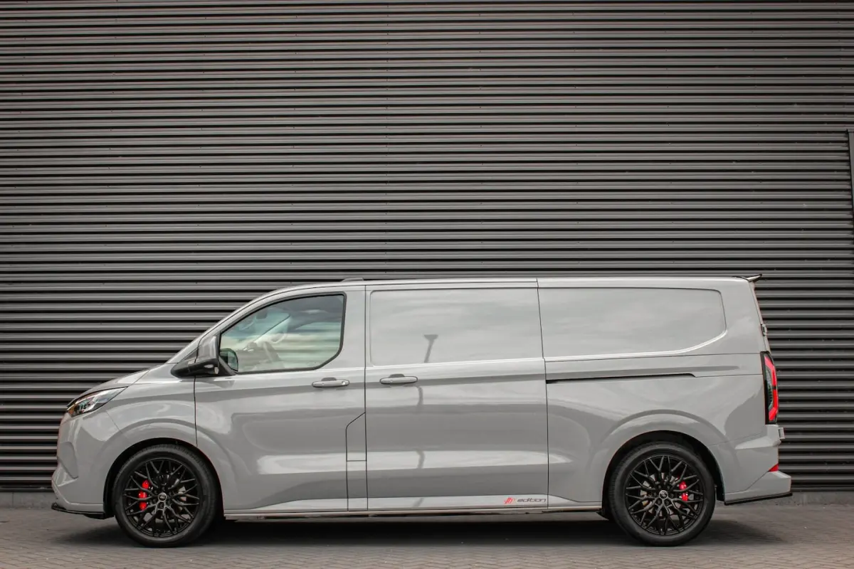 340 L2H1 Limited 71 kWh 218PK / JB- EDITON / CAMERA / 370KM RANGE /APPLE CARPLAY /DRIVERS-
