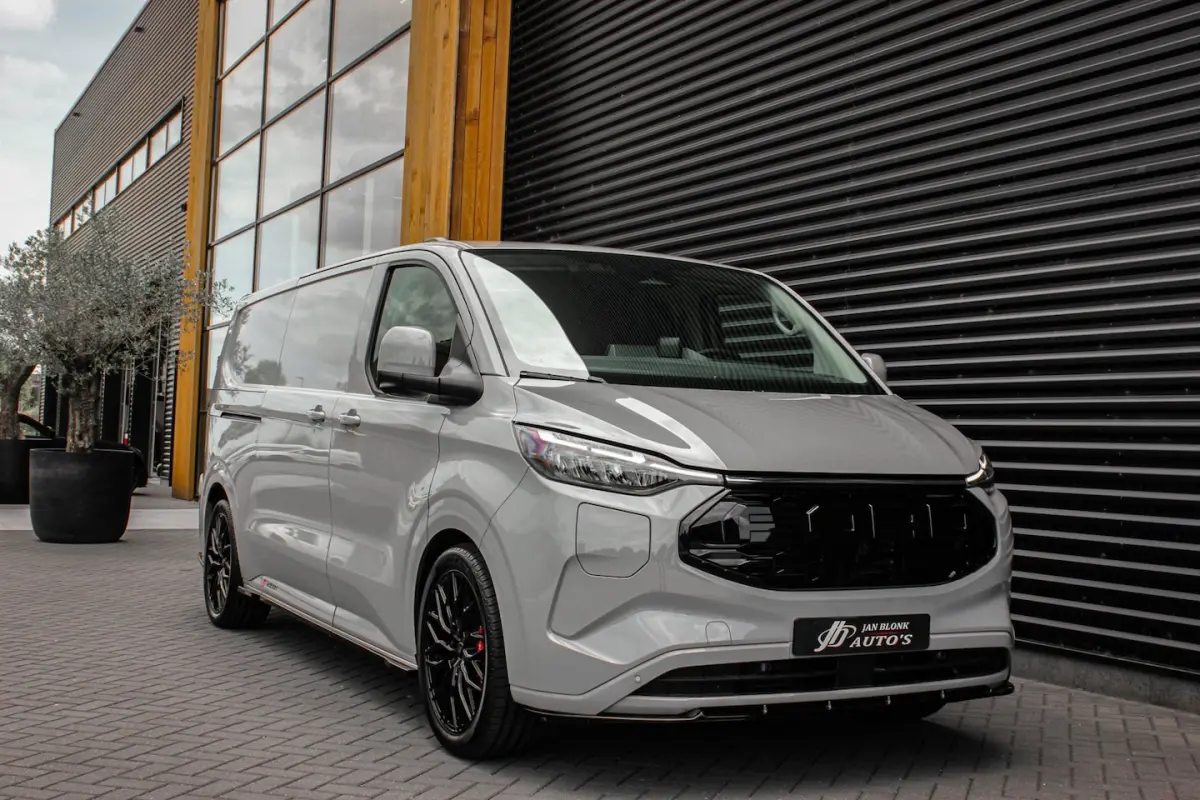 340 L2H1 Limited 71 kWh 218PK / JB- EDITON / CAMERA / 370KM RANGE /APPLE CARPLAY /DRIVERS-