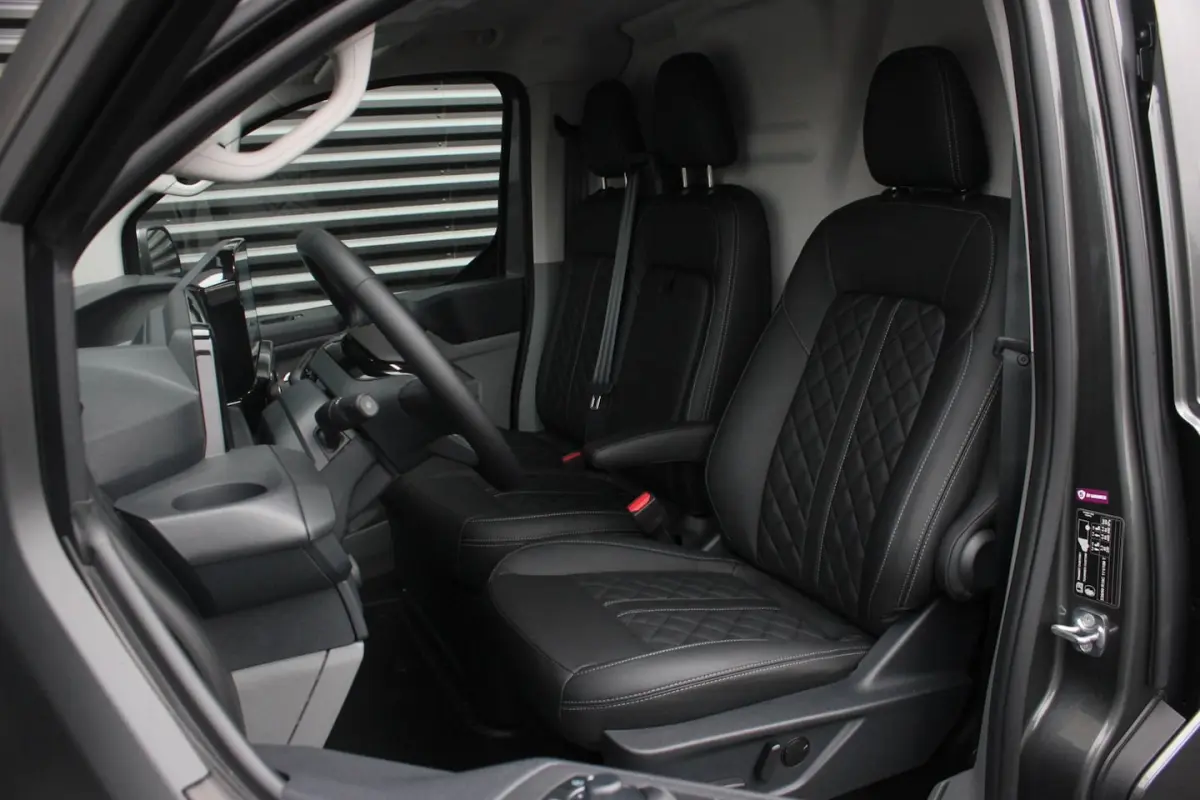 L2H1 Limited 71 kWh 218PK / JB- EDITON / CAMERA / 370KM RANGE / APPLE CARPLAY /DRIVERS- PA