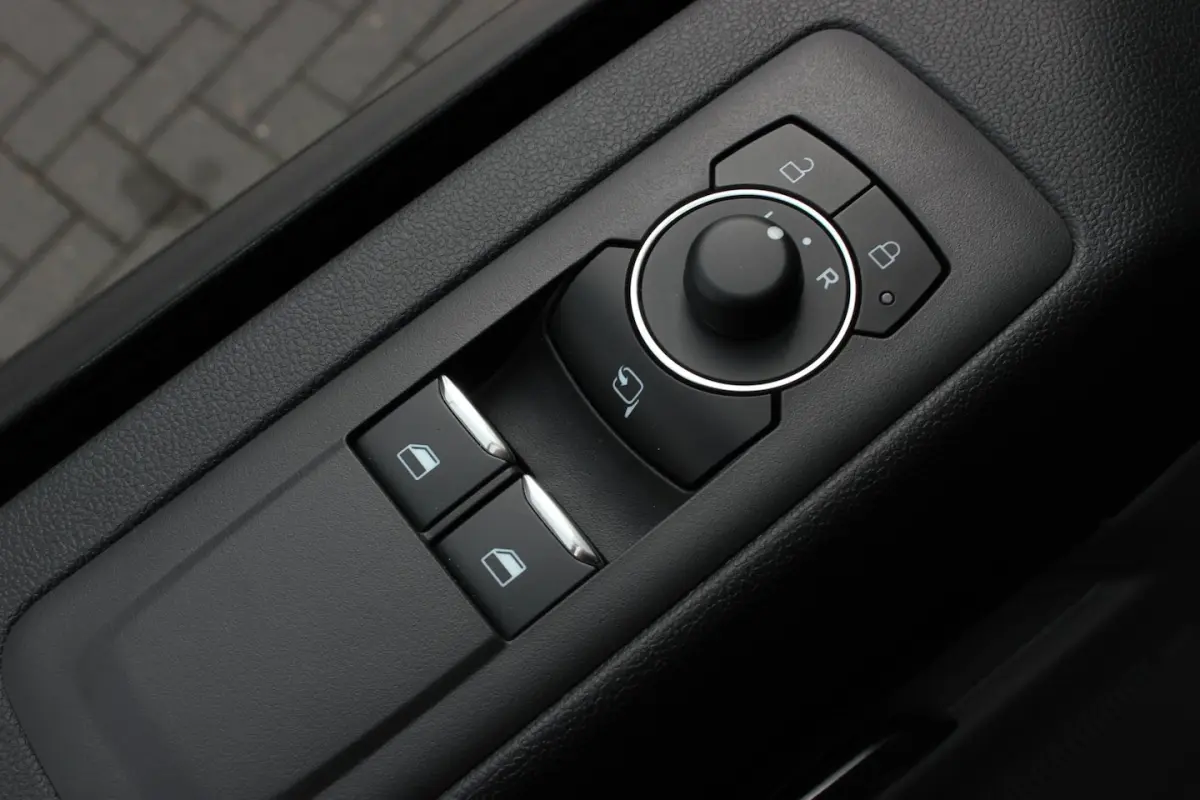 L2H1 Limited 71kWh 218PK 3-ZITS / JB-EDITON / CAMERA / 370KM RANGE / APPLE CARPLAY /DRIVER
