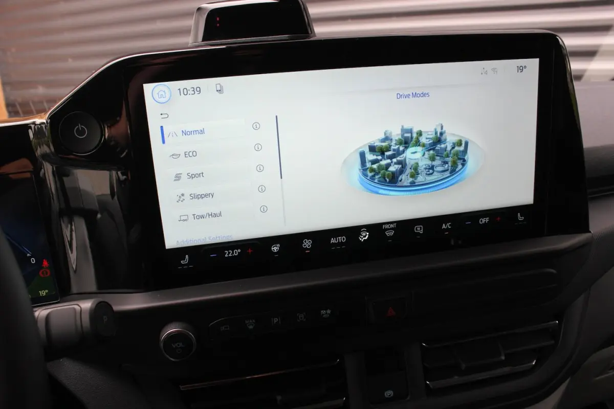 L2H1 Limited 71 kWh 218PK / JB- EDITON / CAMERA / 370KM RANGE / APPLE CARPLAY /DRIVERS- PA