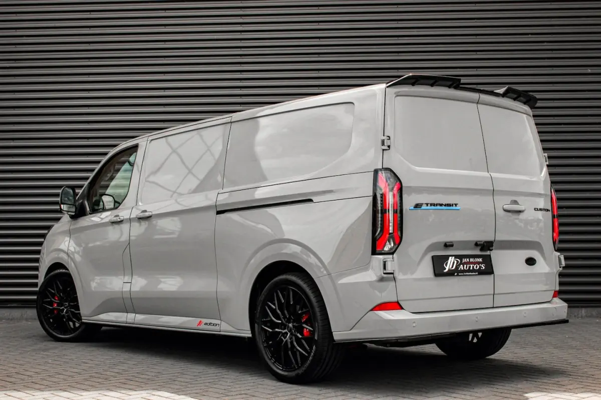 340 L2H1 Limited 71 kWh 218PK / JB- EDITON / CAMERA / 370KM RANGE /APPLE CARPLAY /DRIVERS-
