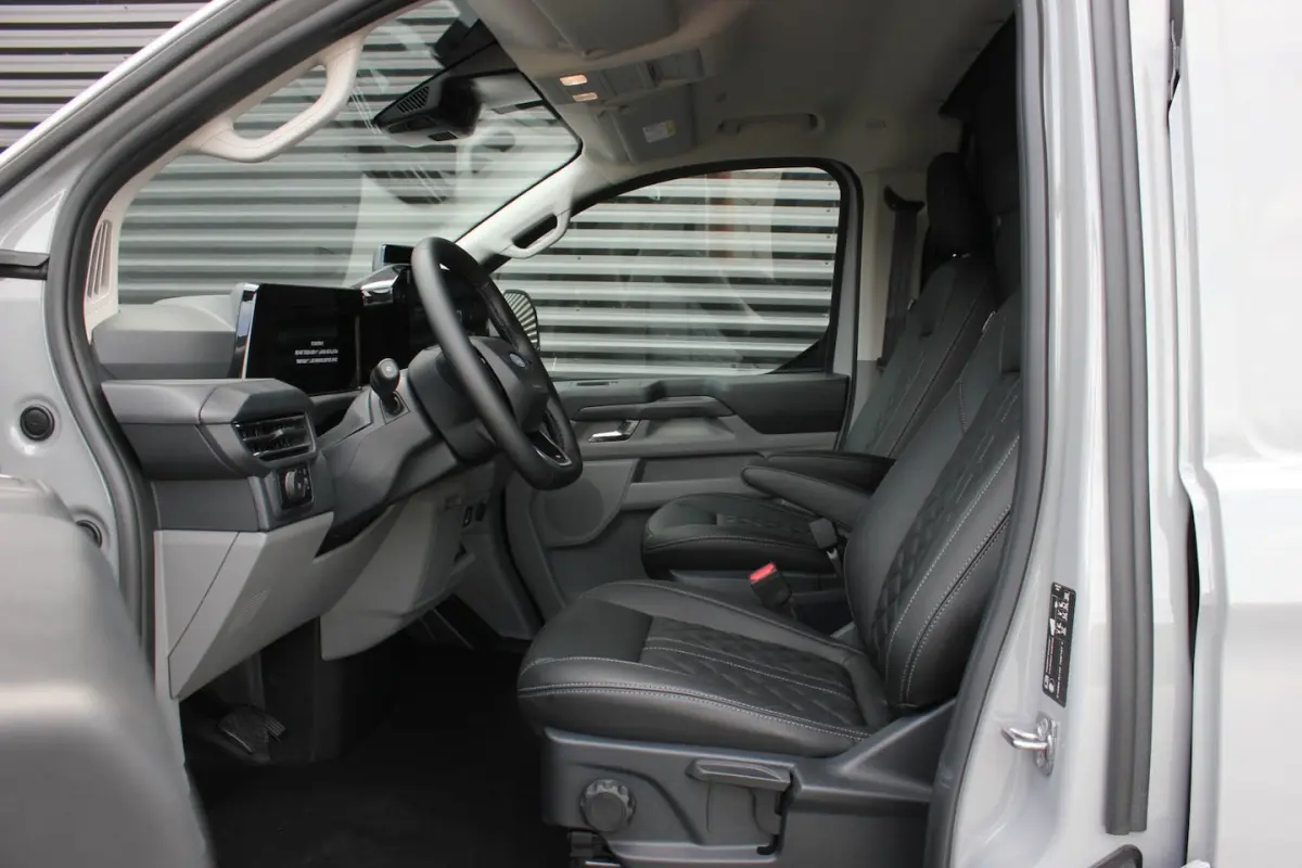 340 L2H1 Limited 71 kWh 218PK / JB- EDITON / CAMERA / 370KM RANGE /APPLE CARPLAY /DRIVERS-