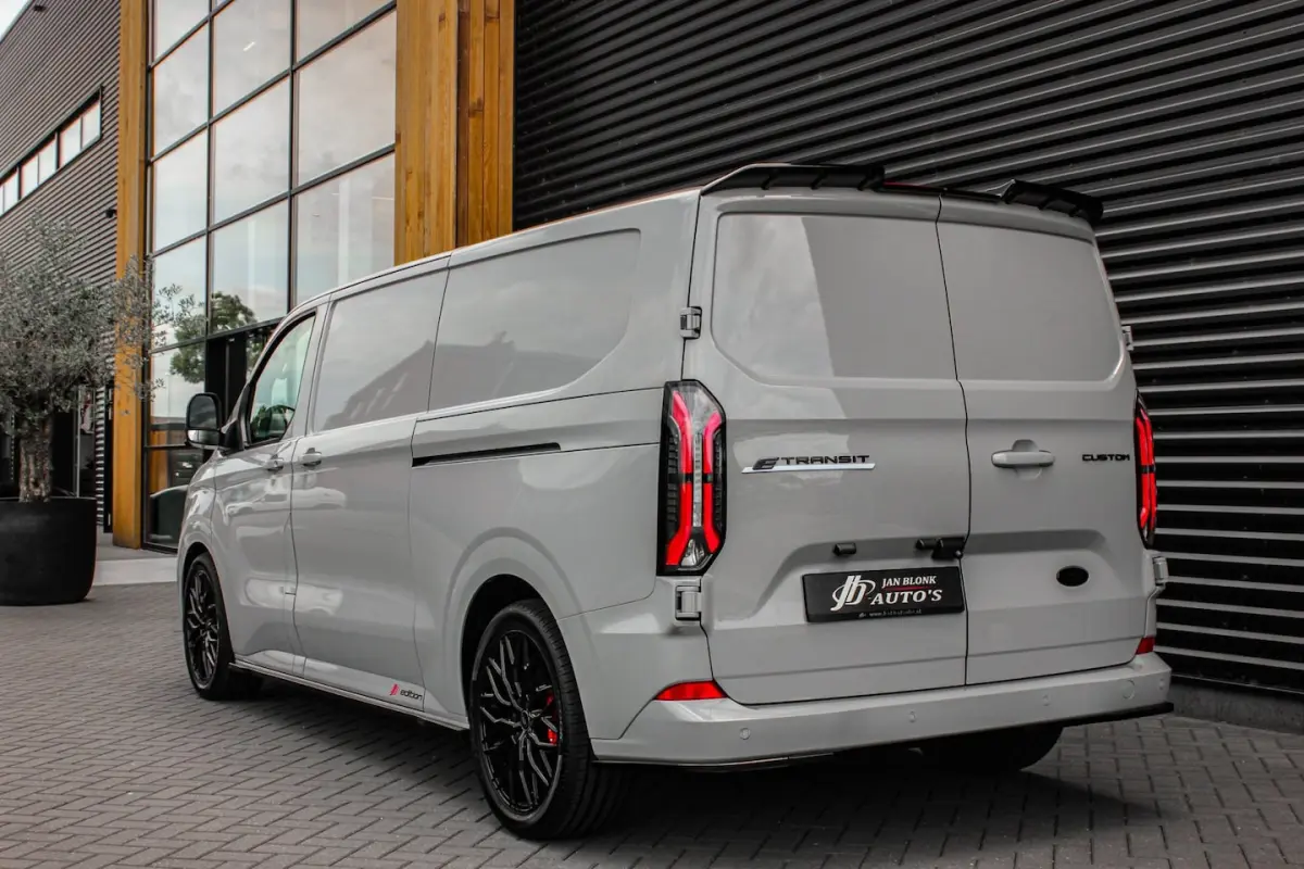 340 L2H1 Limited 71 kWh 218PK / JB- EDITON / CAMERA / 370KM RANGE /APPLE CARPLAY /DRIVERS-