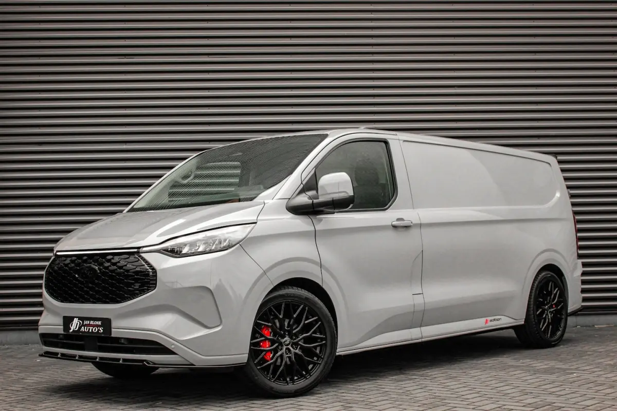 340 L2H1 Limited 65 kWh 218PK / JB-EDIITON / CAMERA / 328KM RANGE / APPLE CARPLAY /DRIVERS