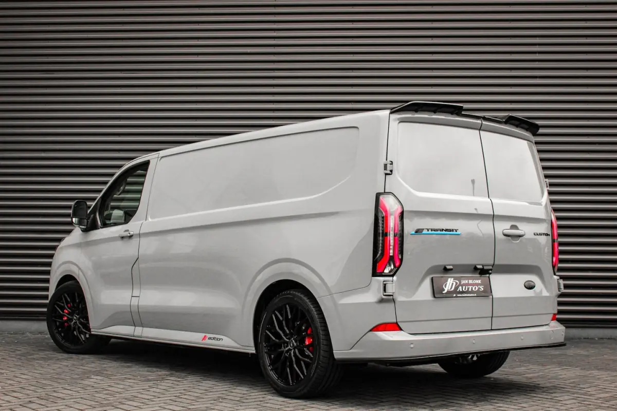 340 L2H1 Limited 65 kWh 218PK / JB- EDITON / CAMERA / 328KM RANGE / APPLE CARPLAY /DRIVERS