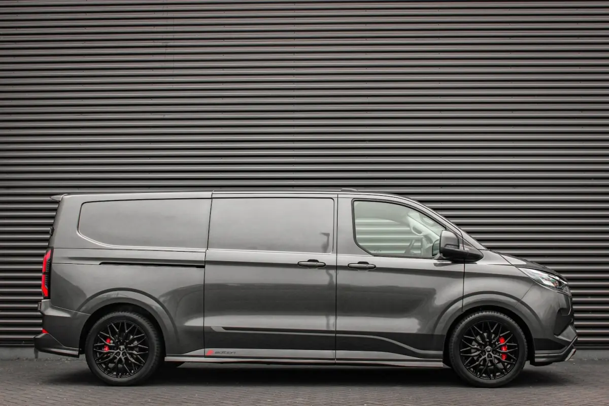 340 L2H1 SPORT 71 kWh 218PK / JB- EDITON / CAMERA / 370KM RANGE / APPLE CARPLAY /DRIVERS-