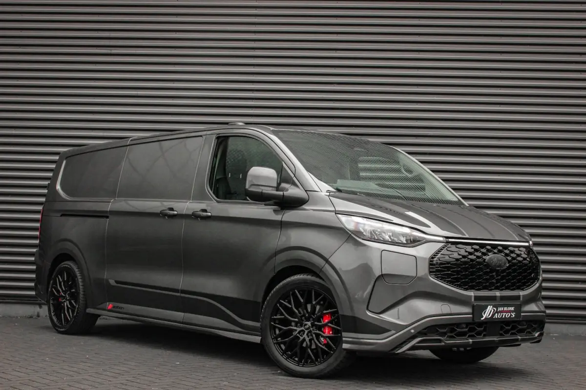 340 L2H1 SPORT 71 kWh 218PK / JB- EDITON / CAMERA / 370KM RANGE / APPLE CARPLAY /DRIVERS-
