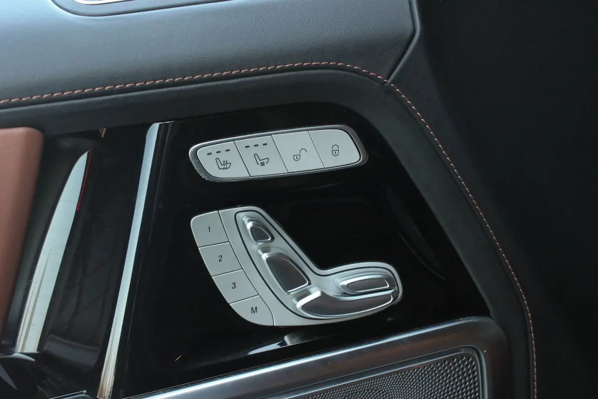 63 / BURMESTER / INCL. BTW / PANO-DAK / G-MANUFAKTUR / STOELMASSAGE / FULL / DISTRONIC / T