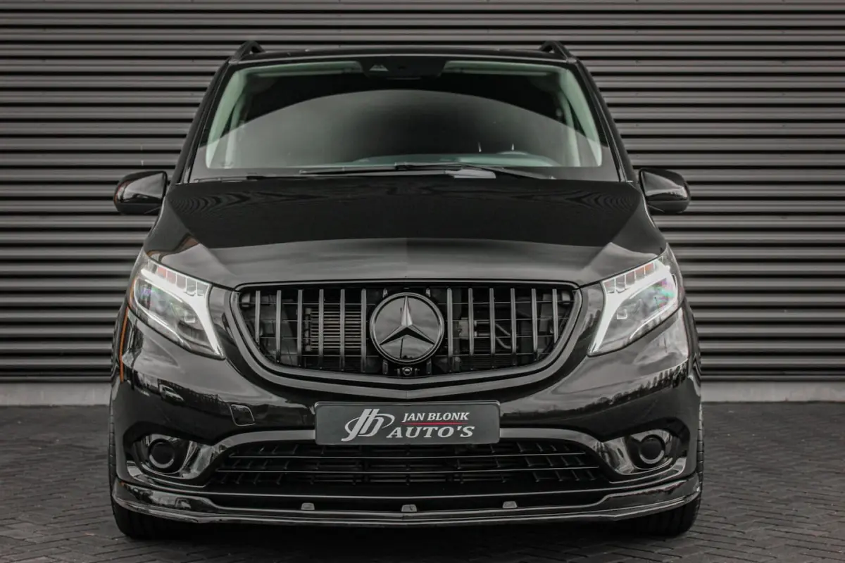 225PK EXTRA LANG JB- EDITION FULL BLACK / AMG / SPOILER / VERLAGINGSVEREN / NAVIGATIE / SI