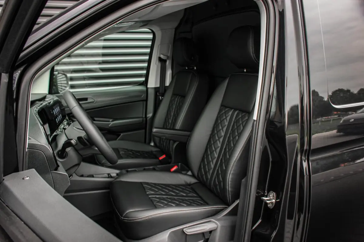 2.0 TDI 122PK DSG JB- EDITION / MAXTRON / SIDE- BARS / VERLAGING / ELEK- PAKKET / PDC / CA