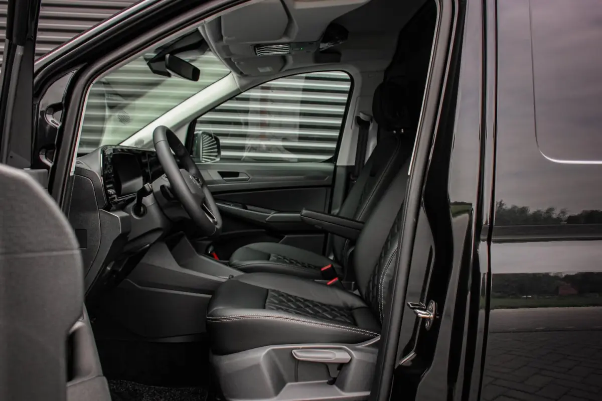 2.0 TDI 122PK DSG JB- EDITION / MAXTRON / SIDE- BARS / VERLAGING / ELEK- PAKKET / PDC / CA