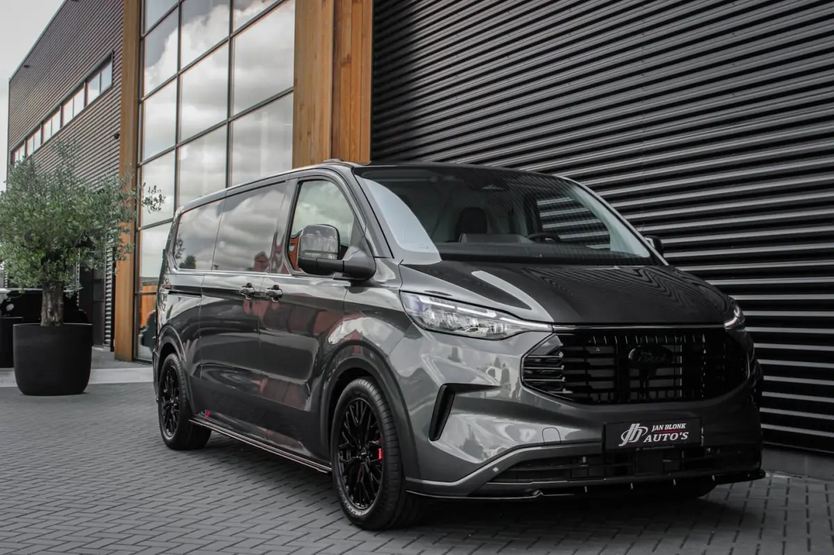 320 2.0 TDCI L2H1 Limited 170PK JB- EDITION / 2X SCHUIFDEUR / 3- ZITS / MY2024 / CAMERA /