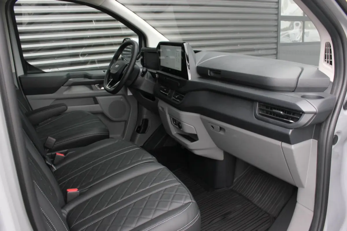 320 2.0 TDCI L2H1 Limited 170PK JB- EDITION / 2X SCHUIFDEUR / 3- ZITS / MY2024 / CAMERA /