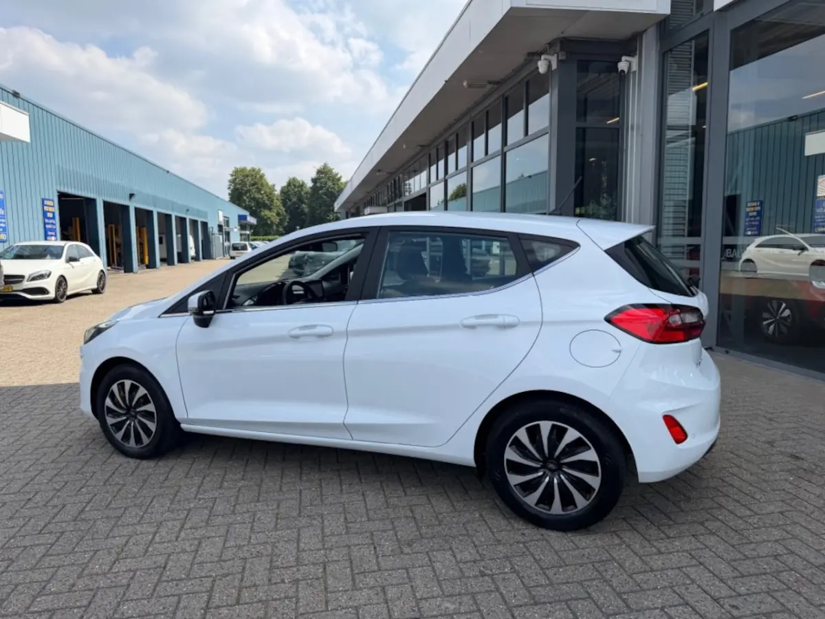 1.0 ECOB.HYBRIDE TITANIUM NAVI AIRCO PDC