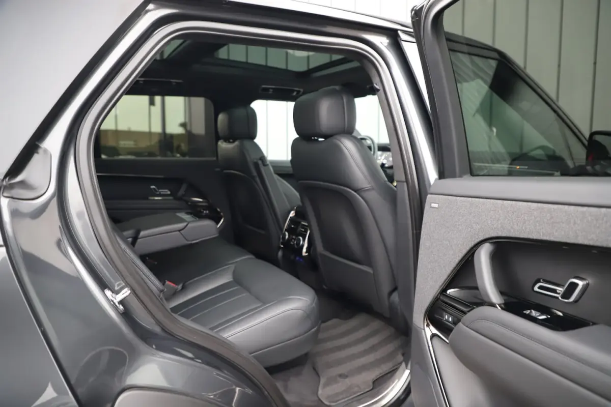 3.0 P550e Autobiography | 550PK | Luchtvering | Achterasbesturing | Head-up | Keyless-go |